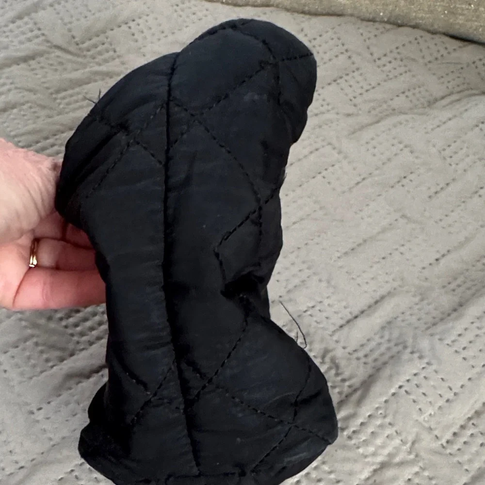 Marc Jacobs Quilted Black Pouch - Picture 5 of 9